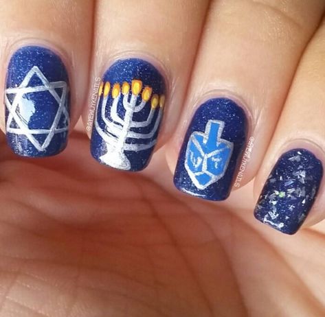 Hanukkah Nails, Festive Nail Ideas, Rebecca Bunch, Tie Dye Nails, Nail Candy, Holiday Nail Art, Best Nail Art Designs, Vacation Nails, Diy Nail Designs