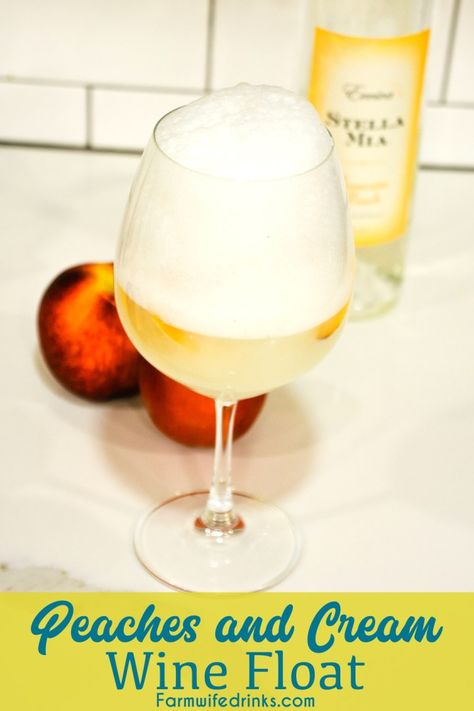 Wine Ice Cream Float, Hot Weather Drinks, Wine Float, Wine Ice Cream, Boozy Chocolate, Float Recipes, Adult Beverages Recipes, Peach Wine, Bean Ice Cream