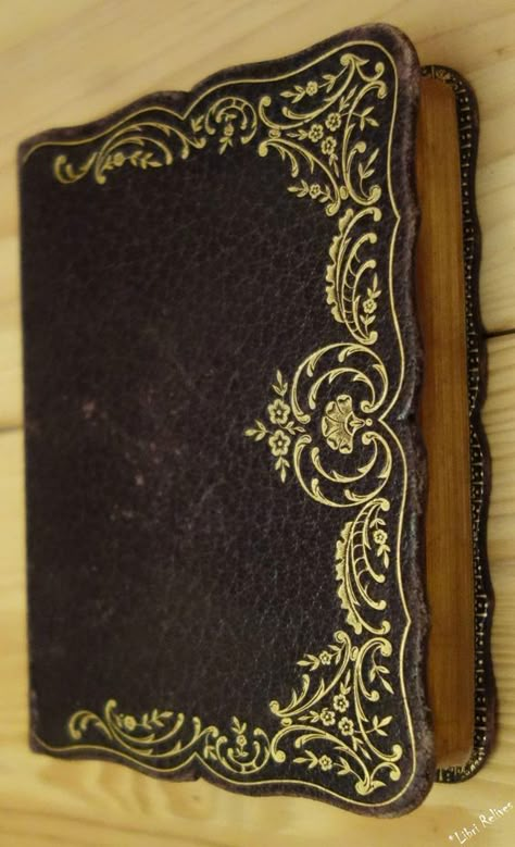 Kelmscott Press, Book Rebinding, Ornate Books, Old Diary, Vintage Book Art, Book Presentation, Diary Covers, Vintage Book Covers, Beautiful Book Covers