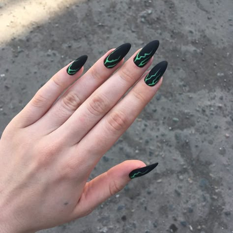 Black And Neon Halloween Nails, Black Nails With Green, Hipster Nails, Opal Nails, Witch Nails, Coffin Nails Matte, Cow Nails, Nails Desing, Nail Art Tutorial