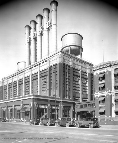 13 photos that showcase the glory days of Detroit factories Detroit Pictures, Converted Factory, Historic Detroit, Detroit Cars, Detroit Motors, Detroit Art, Detroit History, 1920s Photos, Wayne State University