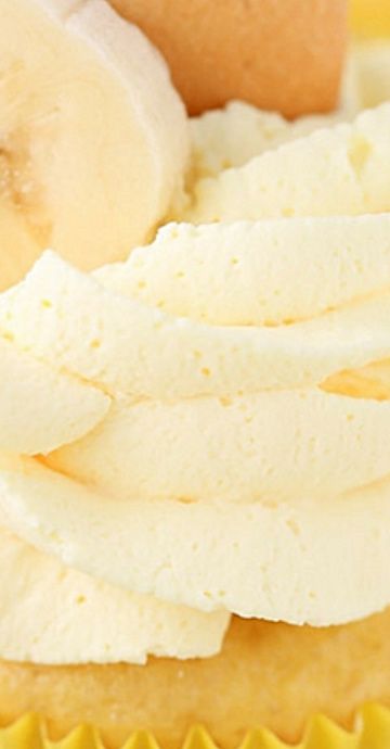 Banana Cake Whipped Cream Frosting, Banana Cream Icing, Banana Whipped Cream Cake, Banana Cream Frosting, Banana Whipped Cream Frosting, Banana Pudding Frosting Recipe, Banana Cream Filling For Cake, Banana Pudding Frosting, Banana Buttercream Frosting