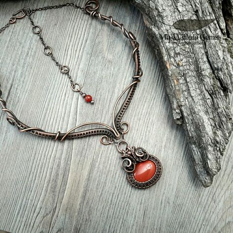 Wire Necklaces, Blood Red Color, Wire Jewelry Patterns, Wire Pendants, Elven Jewelry, Handmade Chokers, Chain And Pendant, Copper Accents, Wire Wrapping Stones