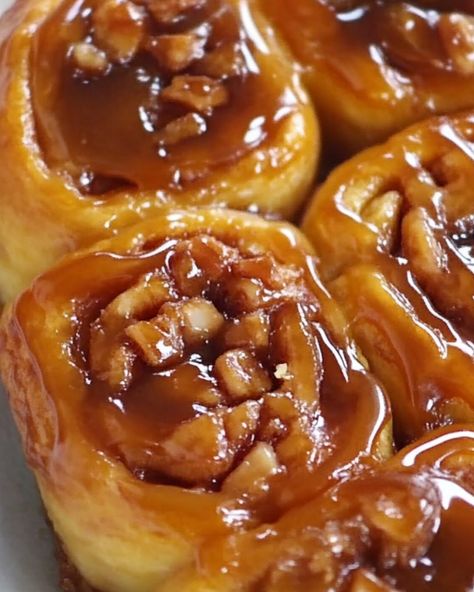 Traditional Cinnamon Rolls, Caramel Roll Recipe, Caramel Walnut Cinnamon Rolls, Mini Caramel Rolls, Cinnamon Rolls With Caramel Sauce, Caramel Frosting For Cinnamon Rolls, Carmel Cinnamon Rolls Sticky Buns Recipe, Carmel Rolls From Frozen Rolls, Caramel Rolls With Frozen Cinnamon Rolls