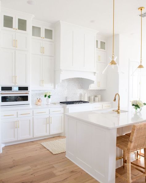 Gold Kitchen Hardware, Bright Bedroom, Tufted Couch, Classic White Kitchen, Blue Backsplash, Kitchen Open, Bedroom White, Open Living, All White Kitchen