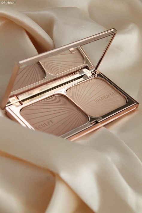 Charlotte Tilbury Filmstar, Koleksi Makeup, Cosmetics Photography, Brow Lash, Beauty Products Photography, Bare Minerals, Makeup Photography, Luxury Makeup, Trik Fotografi