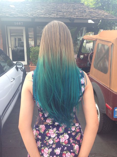 Blue Hair Tips, Ombre Hair Brown, Aqua Blue Hair, Blue Tips Hair, Teal Ombre Hair, Kool Aid Hair, Edgy Hair Color, Dipped Hair, Light Ombre