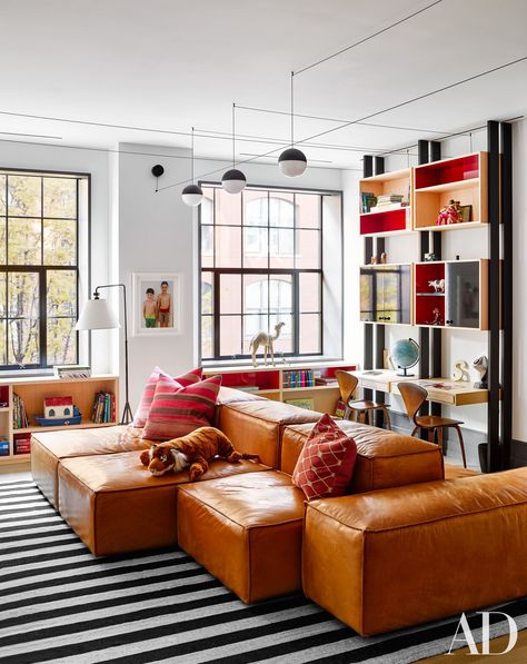 Naomi Watts and Liev Schreiber’s Stunning New York City Apartment Manhattan Loft, Nyc Loft, New York Loft, Manhattan Apartment, New York City Apartment, Casa Vintage, Design Salon, Modul Sofa, Apartment Architecture