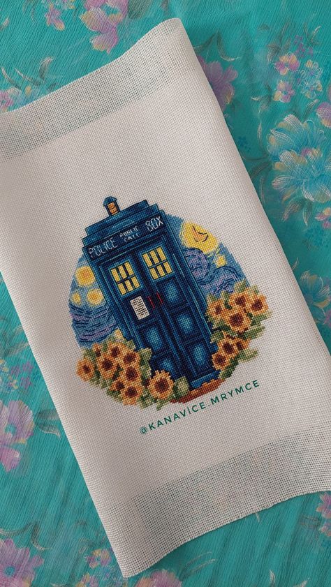 #tardis #doctorwho #crossstitch Doctor Who Embroidery Patterns, Tardis Cross Stitch, Dr Who Cross Stitch, Tardis Embroidery, Doctor Who Embroidery, Doctor Who Cross Stitch, Tardis Tattoo, Tardis Art, Embroidery Things