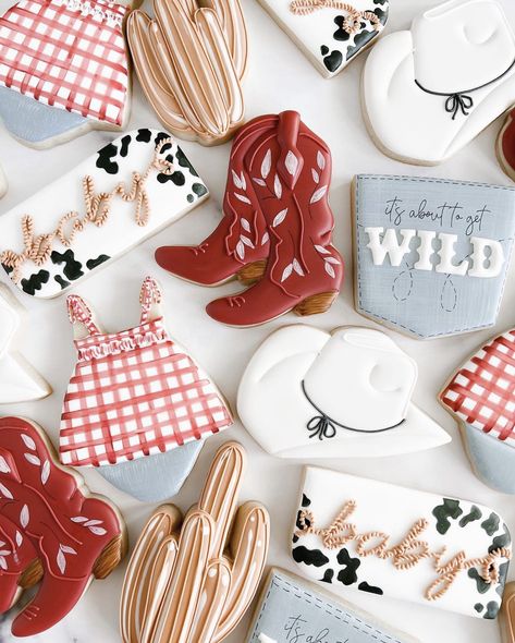 Rodeo Themed Cookies, 2024 Cookies, Cowgirl Cookies, Cow Cookies, Gender Reveal Cookies, Farm Cookies, Cowgirl Baby Showers, Cookie Decoration, Cowgirl Baby