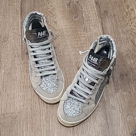 P448 high top sneaker - glitter and gray. Size 40. High Top Sneaker, Leave A Comment, High Top, High Top Sneakers, High Tops, Glitter, Sneakers, Grey, Fashion Trends