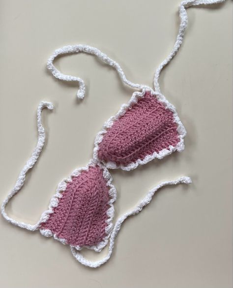 Crochet Swimsuit Tutorial, Cute Bras Crochet, Crochet Tops Coquette, Crotchet Bras, Crochet Ruffles, Lingerie Crochet, Bra Crochet, Couqutte Crochet Idea, Coquette Crochet