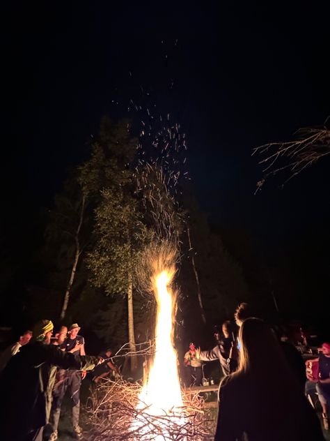 #fashion #aesthetic #night #woods #campfire #camping Party In Woods Aesthetic, Woods Party, Party In The Woods Aesthetic, Party In The Woods, In The Woods At Night, Backyard Bonfire Party Aesthetic, Backyard Campfire Aesthetic, Campfire Aesthetic Night, Pnw Aesthetic