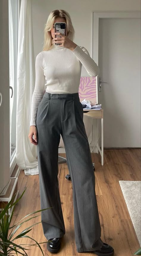 Grey Loose Trousers Outfit, Gray Formal Pants Outfit, Gray Wide Leg Business Pants, Gray Pants Outfit For Work Winter, Light Gray Trousers Outfit, Trendy Gray Wide-leg Pants, Grey Tailored Trousers Outfit, Gray Wide-leg Office Pants, Grey Pants Formal