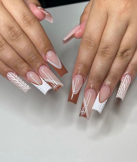 White Nail Inspo, Purple And Pink Nails, Vogue Nails, Acrylic Nails Nude, Gold Acrylic Nails, Fancy Nail Art, Super Cute Nails, Nails Design With Rhinestones, Work Nails