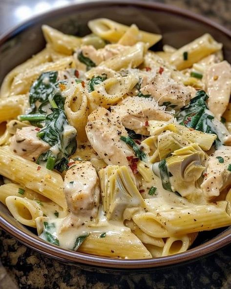 Pasta And Spinach, Chicken Artichoke Pasta, Spinach Pasta Recipes, Cranberry Turkey, Chicken Pesto Recipes, Chicken Alfredo Pasta, Chicken Pesto, Chicken Spinach, Spinach Pasta