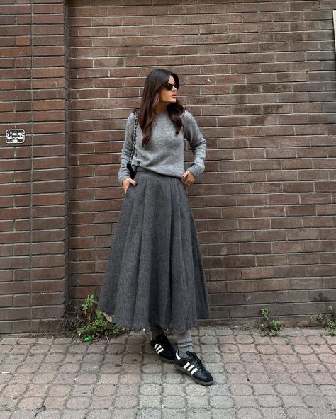 10 Of The Hottest Products On Instagram Right Now Winter Skirt Outfit With Sneakers, Gray Skirt Outfit, Styling Jeans, Long Skirt Outfits, Winter Skirt Outfit, Chic Coat, Zara Skirts, Comfy Dresses, Modest Fashion Outfits