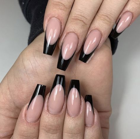 Black French Tip Nails Medium Length, French Tip Colours, Tomboy Nails Ideas, Black French Tip Nails Coffin, Black French Tip Coffin, Nails In Winter, Nails With Crystals, Classy Black Nails, Black Nail Tips