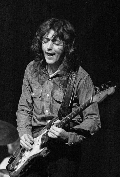 From a fan, for the fans: Some more photos of the Rory Gallagher-Sessions in Hamburg, 1971/1973 Copyright: Heinrich Klaffs Artikel unter: www.hklaffs.de Drunk Woman, Rory Gallagher, Blues Musicians, Record Covers, Music Artwork, Shadow Play, Poster Ideas, Him Band, Guitar Chords