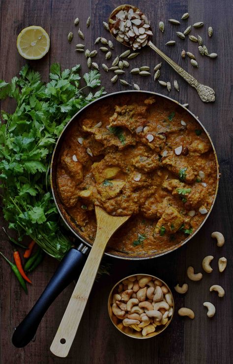 Mughlai Chicken Curry Mughlai Chicken, Food Varieties, Indian Chicken Recipes, Chicken Snacks, Bengali Food, Curry Dishes, Indian Dessert Recipes, Exotic Food, Curry Chicken Recipes