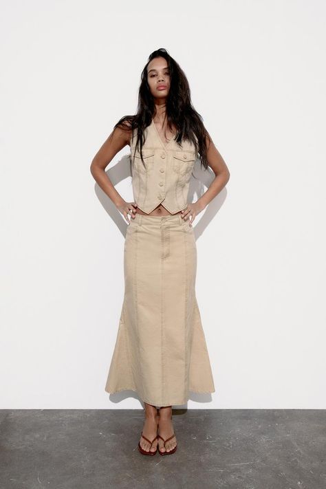 FADED-EFFECT LONG SKIRT - camel | ZARA United Kingdom Long Khaki Skirt, Women Vest, Khaki Skirt, Brown Vest, Brown Skirts, Vest Coat, Polyester Top, Style Elegant, Spring Summer Outfits