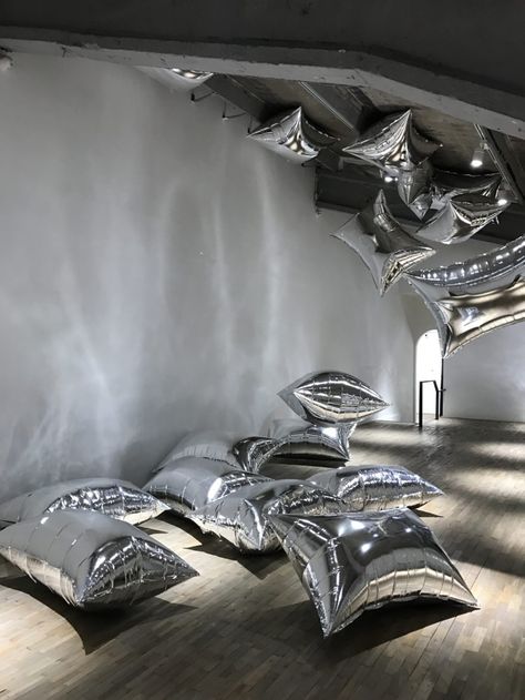 Andy Warhol - Silver Clouds, M Woods Museum, 798 Art Zone, Beijing, China Metallic Pillow, Spaceship Interior, Air Max Day, Artistic Installation, Silver Cloud, Installation Design, Beijing China, Office Interior Design, Andy Warhol