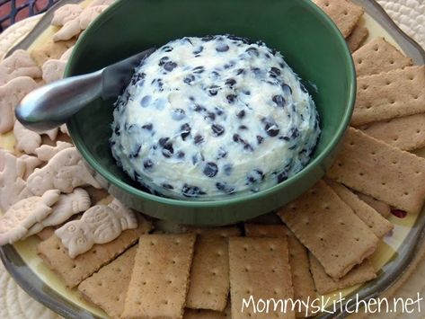 Chocolate Chip Cheese Ball Chocolate Chip Cheeseball, Chocolate Chip Cheese Ball, Cheese Balls, Tasty Kitchen, Yummy Sweets, Cheese Ball, Appetizer Dips, Family Friendly Meals, Everyday Food