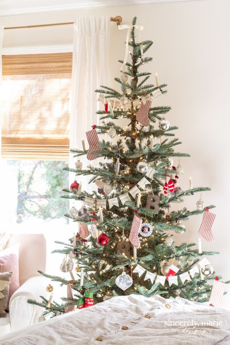 Old Fashioned Christmas Tree Christmas Trees 2023 Trends, Old Fashioned Christmas Tree, Old Fashion Christmas Tree, Best Artificial Christmas Trees, Bedroom Decoration Ideas, Retro Christmas Tree, Minimalist Christmas Tree, Homemade Ornaments, With Christmas Tree