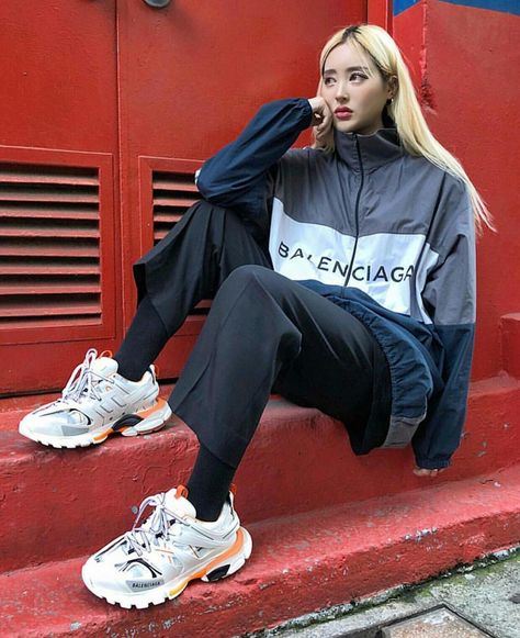 Hype Beast Outfits Women, Hype Beast Fashion, Hype Beast Outfits, Hype Beast, Fashion Materials, Streetwear Women, Fit Inspo, Online Magazine, Concert Outfit