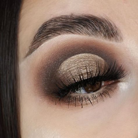 Brown halo eye make up natural Eyeshadow Looks Glam, Brown Eyeshadow Looks Natural, Everyday Makeup For Brown Eyes, Eyeshadow Looks Brown, Glam Eyeshadow Looks, Glam Eye Makeup Looks, Banquet Makeup, Makeup Brown Eyeshadow, Brown Eyeshadow Tutorial