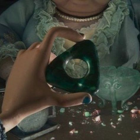 Coraline Movie Stills, Coraline Pfps, Coraline Core, Tim Burton Aesthetic, Coraline Art, Laika Studios, Coraline Movie, Coraline Aesthetic, Coraline Jones