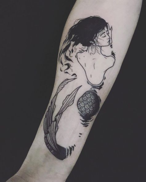 Black Mermaid Tattoo, Mermaid Tattoo Ideas For Women, Mermaid Tattoo Ideas, Growth Tattoos, Guide Tattoo, Traditional Mermaid Tattoos, Siren Tattoo, Meaning Tattoos, Tattoos Butterfly