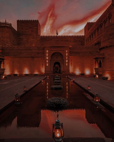 Indian Kingdom Aesthetic, Vrindavan Aesthetic, Ethnic Aesthetic, South Asian Aesthetic, Alternative Universe, Desi Aesthetics, India Architecture, Royal Indian, Castle Aesthetic