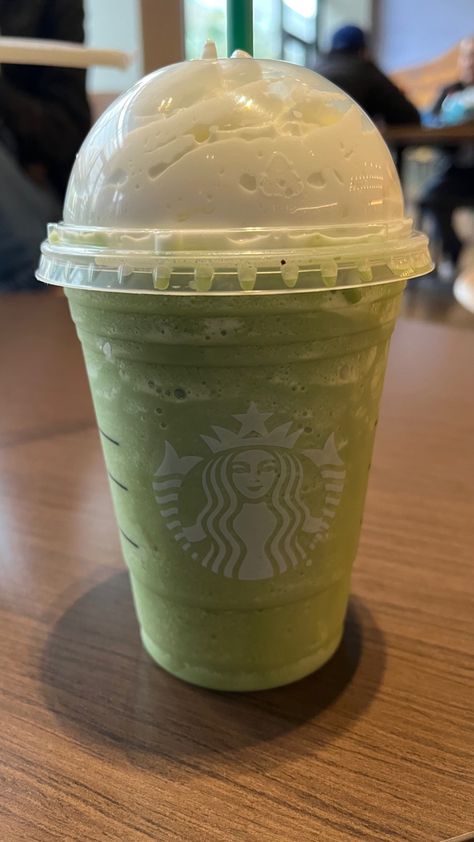 From the Starbucks in Warner Bros Studio. 🍵 #matcha #frappuccino #frappe #matchatea #starbucks #warnerbros #warnerbrosstudio #drink Matcha Cream Frappuccino, Matcha Frappe Starbucks, Matcha Frappuccino Starbucks, Starbucks Matcha Drinks, Matcha Starbucks, Matcha Frappuccino, Matcha Frappe, Mojito Strawberry, Best Starbucks Drinks