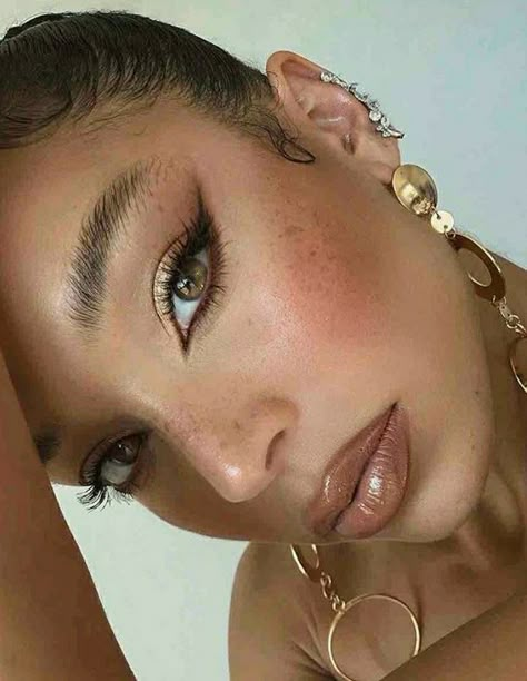 Gold Dress Makeup, Gold And Brown Eye Makeup, Seductive Makeup, Bronze Makeup Look, Fox Makeup, Golden Makeup, Sultry Makeup, Maquillage On Fleek, Gold Makeup Looks