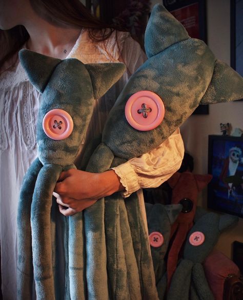 Coraline Squid Pattern, Coraline Stuffed Animal, Coraline Squid, Coraline Art, Coraline Movie, Coraline Aesthetic, Coraline Doll, Tim Burton Style, Coraline Jones