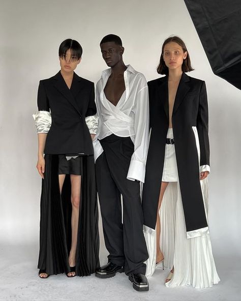 Peter Do on Instagram: "SS23 fittings with my favs STEPH, IBBY, and VICTORIA @the.peterdo" The Peterdo, African Paintings, Peter Do, Fashion Landscape, Spring 2023, Looks Style, Helmut Lang, Blazer Dress, Fashion Sketches