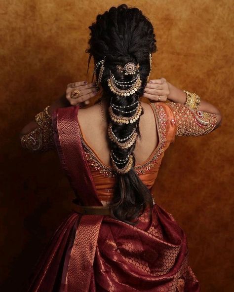 50+ Best South Indian Bridal Hairstyles Brown Black Hair Color, South Indian Wedding Hairstyles, Bridal Hairstyle Indian Wedding, Hair Style On Saree, Saree Hairstyles, Engagement Hairstyles, Bridal Hairdo, Traditional Hairstyle, Hair Magic