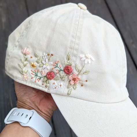 Nita | Tiny Embroidery 🪡 | Just finished my first embroidered floral baseball cap and ready to start on the next one! How do you like this one so far? | Instagram Embroidered Hats Ideas, Baseball Hat Women, Diy Embroidery Shirt, Tiny Embroidery, Bone Bordado, Clothes Embroidery Diy, Embroidery Caps, Handmade Embroidery Designs, Hat Embroidery