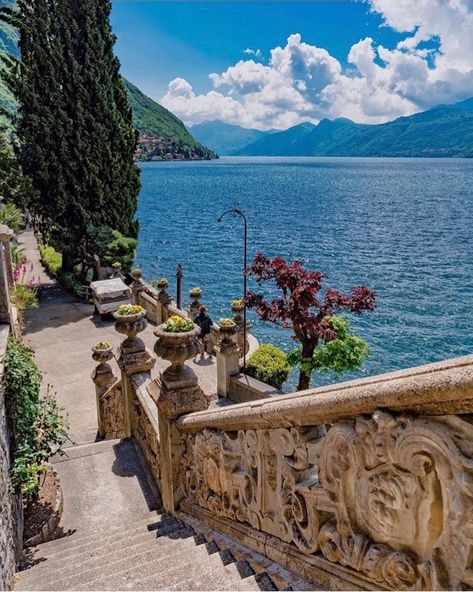 Villa Monastero Villa De Balbianello, Italy Date Night, Lake Como House, Fairytale Landscape, Villa Monastero, Cd Storage, Italian Lakes, Vacation Mood, Lake Como Italy