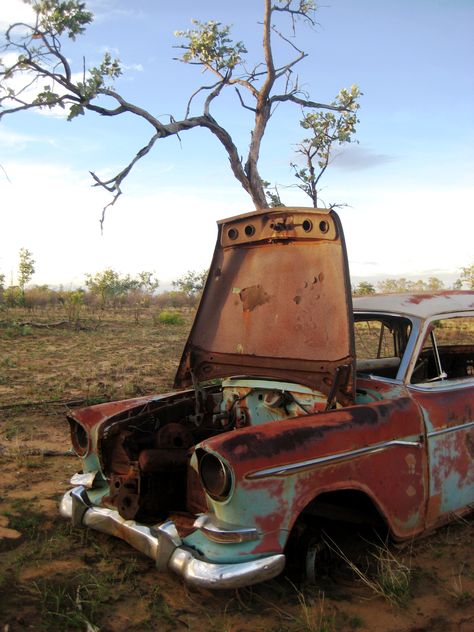 Australian Outback Aesthetic, Bow Reference, Summer Homework, Holden Australia, Vintage Australia, Easter Show, Australian Farm, Abandoned Vehicles, Rust In Peace