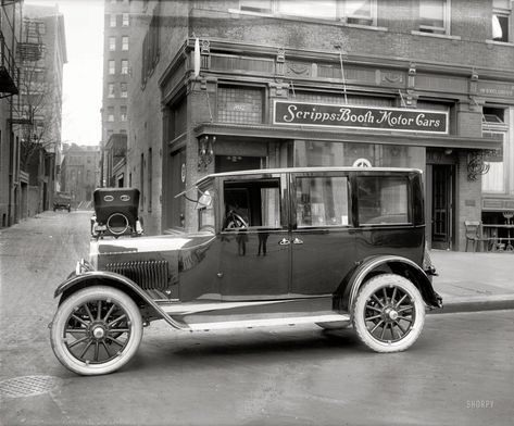 Evening Photo: Old 1921 Car on 14th Street #1920s 1920s Car, Vintage Auto's, Car Part Furniture, Old Vintage Cars, Old Car, Car Dealership, Peaky Blinders, Retro Cars, Amazing Cars