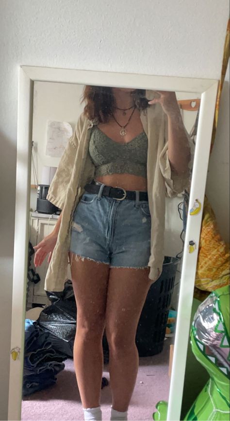 Size 4 Body Image Outfit, College Fits Midsize, Boho Summer Outfits Midsize, Midsize Outfit Ideas Summer, 90s Summer Outfits Midsize, Style Inspiration Summer Casual, Mid Sized Outfits Summer, Y2k Summer Outfits Midsize, Summer Outfit Ideas Midsize