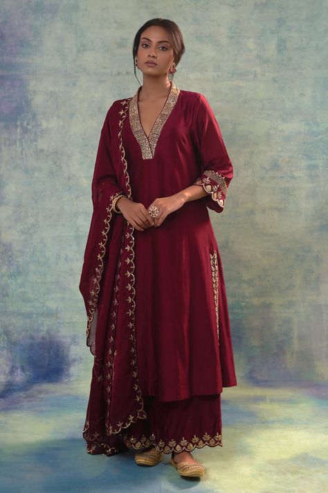 Shop for these amazing collections of Maroon Summer Silk Embroidery Dahlia Sequin V Anarkali Palazzo Set For Women by Sonia Khatri online at Aza Fashions. Organza Palazzo, Tiered Anarkali, V Neck Anarkali, Silk Anarkali, Scallop Border, Kurta Neck Design, Indian Dresses Traditional, Palazzo Set, Boutique Dress Designs