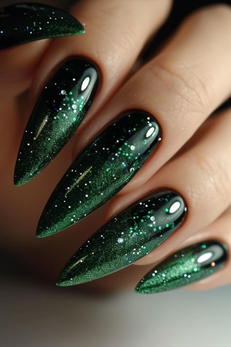 Dark Green Nails 2024 Emerald Green And Black Ombre Nails, Green Gothic Nails, Enchanted Forest Nails, Green Christmas Nails, Black Ombre Nails, Emerald Nails, Forest Designs, Dark Green Nails, Long Almond