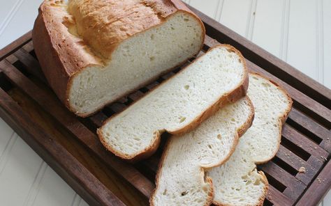 Potato bread made with instant potato flakes means you don’t have wait for leftover mashed potatoes to make it. I have to tell you about this bread. First off, it’s good…like, addictingly good. You might as well just plan a meal of bread and butter good. You can pretend and make a small salad to [...] Instant Mashed Potatoes, Instant Potatoes, Pan Sin Gluten, Potato Flakes, Leftover Mashed Potatoes, Potato Bread, Easy Bread, Sandwich Bread, Bread Machine