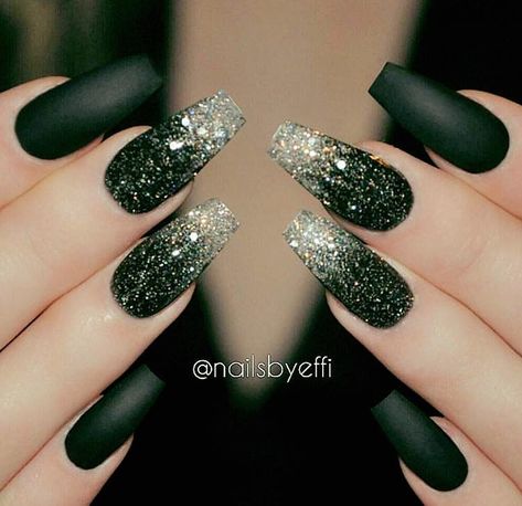 Birthday or New Years nails Black Nails With Glitter, Nails Stiletto, Black Nail Designs, Super Nails, Ideas Nails, Nail Designs Glitter, New Year's Nails, Prom Nails, Glitter Nail Art