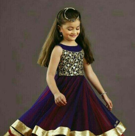 Dress Design Ideas, Kids Lehenga, Kids Frocks Design, 파티 드레스, Salwar Kamiz, Kids Gown, Kids Designer Dresses, Kids Frocks, Gowns For Girls