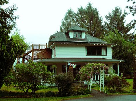 forks washington | photo  The Cullen House The Cullen House, Cullen House, Twilight House, Washington House, Washington Houses, Forks Washington, The Cullen, Forks, Travel Usa