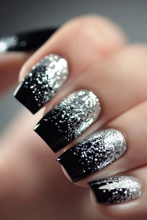 Silver Nail Designs Glitter, Black Glitter Nail Designs, Black And Silver Glitter Nails, Black And Silver Nail Designs, Black Sparkle Nails, White Sparkle Nails, Black And Silver Nails, Black Silver Nails, Ongles Gel French